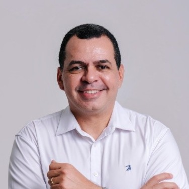 Adriando Loureiro